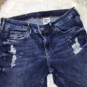 Destroyed jeans